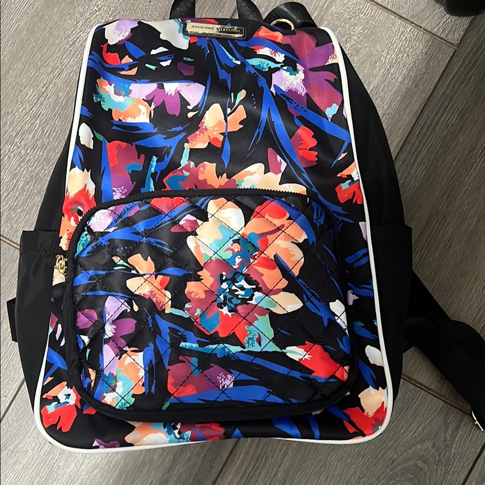 Floral Black Backpack new without tag